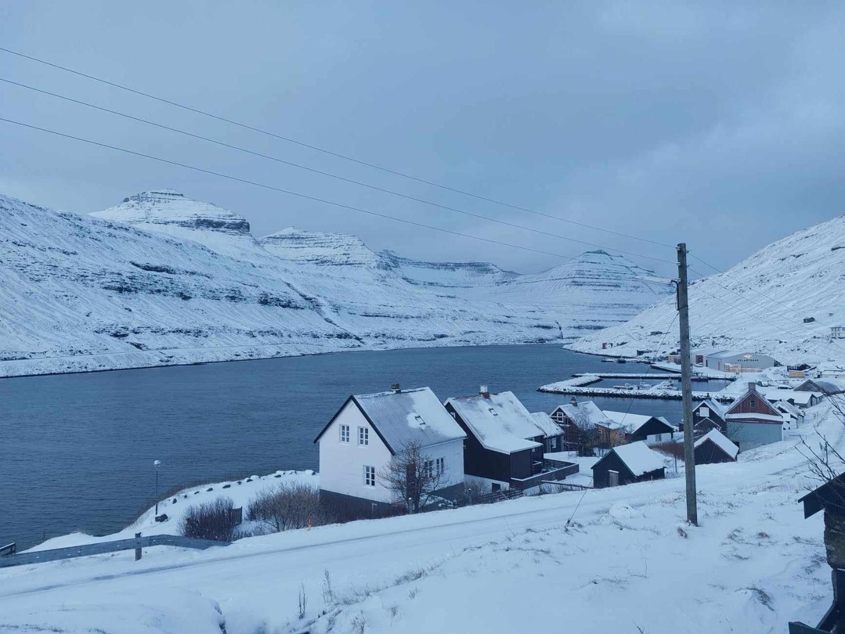 Fjord Guesthouse Funningsfjordur Exterior foto