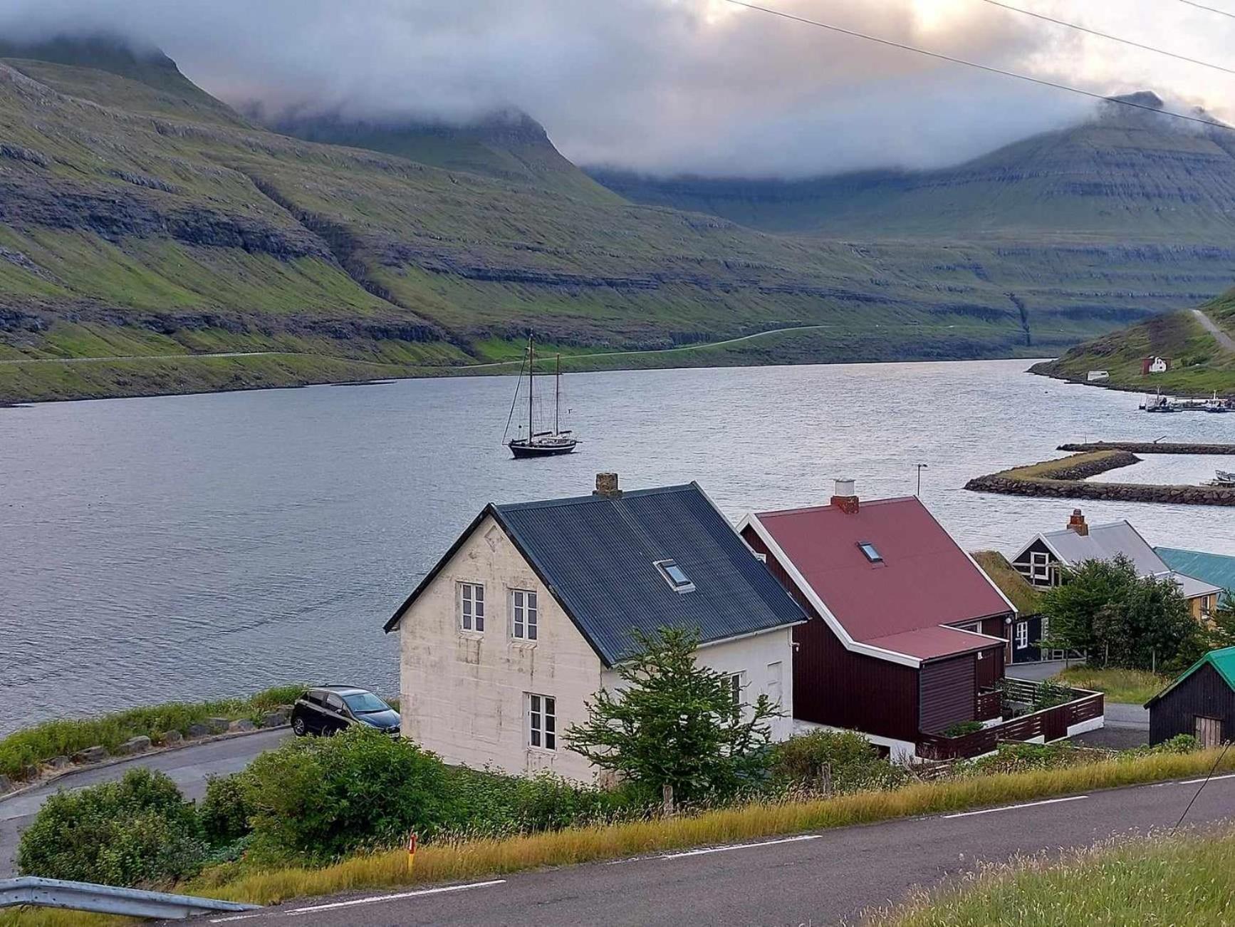 Fjord Guesthouse Funningsfjordur Exterior foto